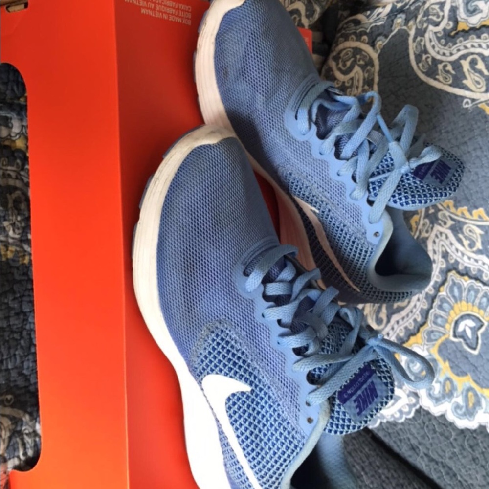 Nike women’s sneakers